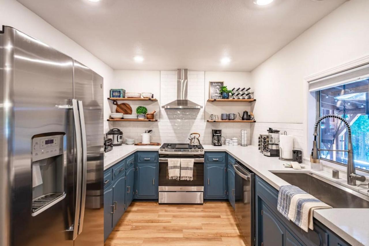 Holiday home Corlieu Falls In Sugar Pine 8 Miles From Yosemite With Gazebo, Hot Tub A Shack And Bar Oakhurst
